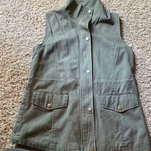 Army green vest - small